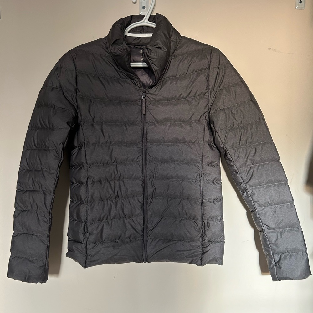 Uniqlo Women's Gray Puffer Jacket